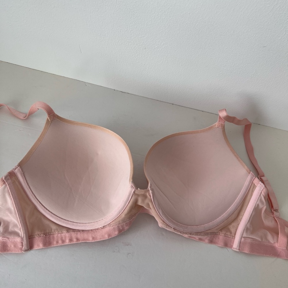 Victoria's Secret Blush Lace Bra - Picture 2 of 7